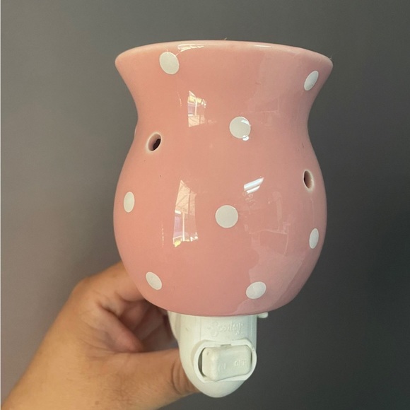 Scentsy Other Scentsy Plug In Warmer Poshmark